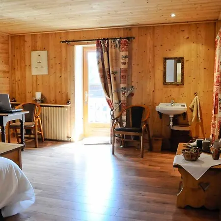 La Ferme D'emilienne Couette-café Sallanches