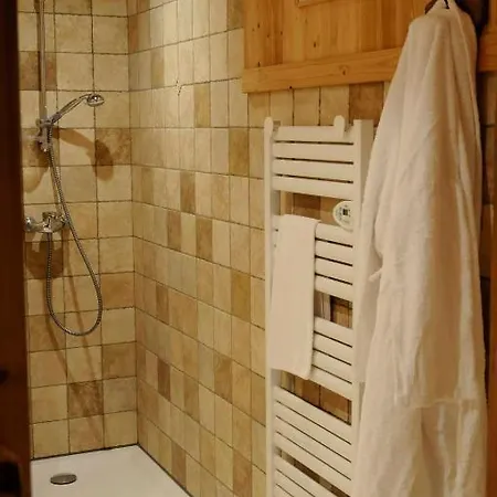 La Ferme D Emilienne B&B 살랑쉬
